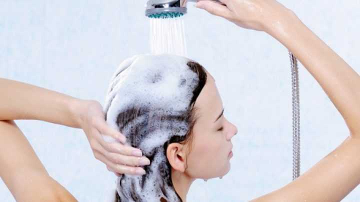 Можно ли мыть волосы гелем для душа: отличия от шампуней, что будет?