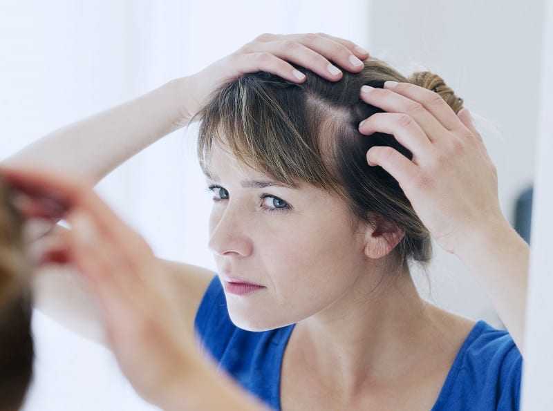 Как избавиться от седины волос без окрашивания: витамины, процедуры, народные средства для мужчин и женщин, можно ли убрать навсегда
