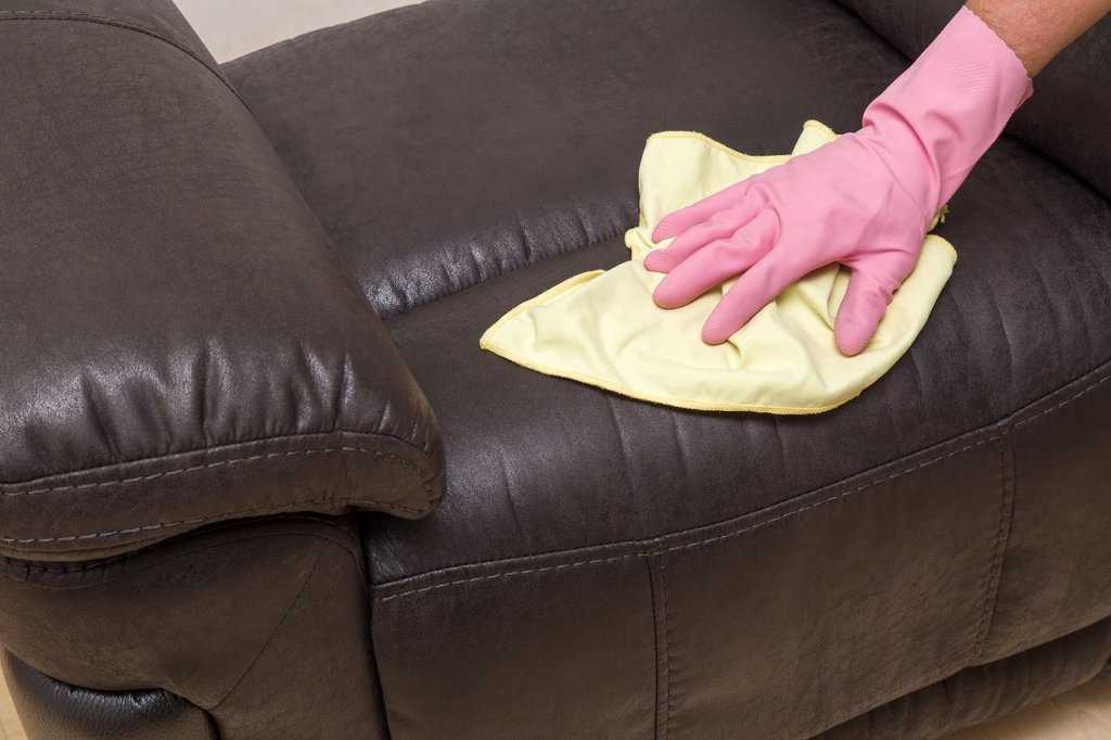 Как убрать жвачку с дивана в домашних условиях: как удалить жевательную резинку народными средствами, оттереть бытовой химией?