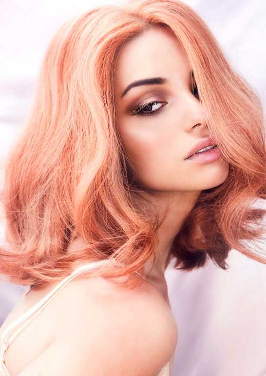 Персиковый цвет волос: кому подходит, варианты оттенков
