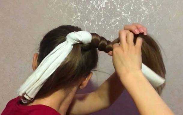 Как сделать кудри без плойки и бигуди за 5 минут на волосах