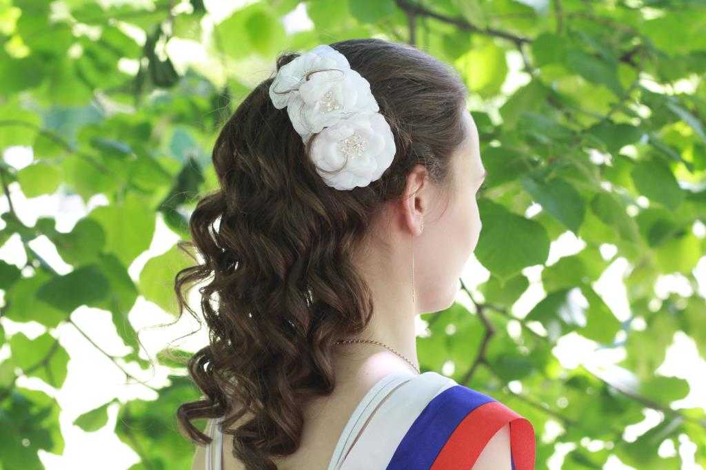 Красивые прически для девочек на средние волосы: 100 фото лучших идей