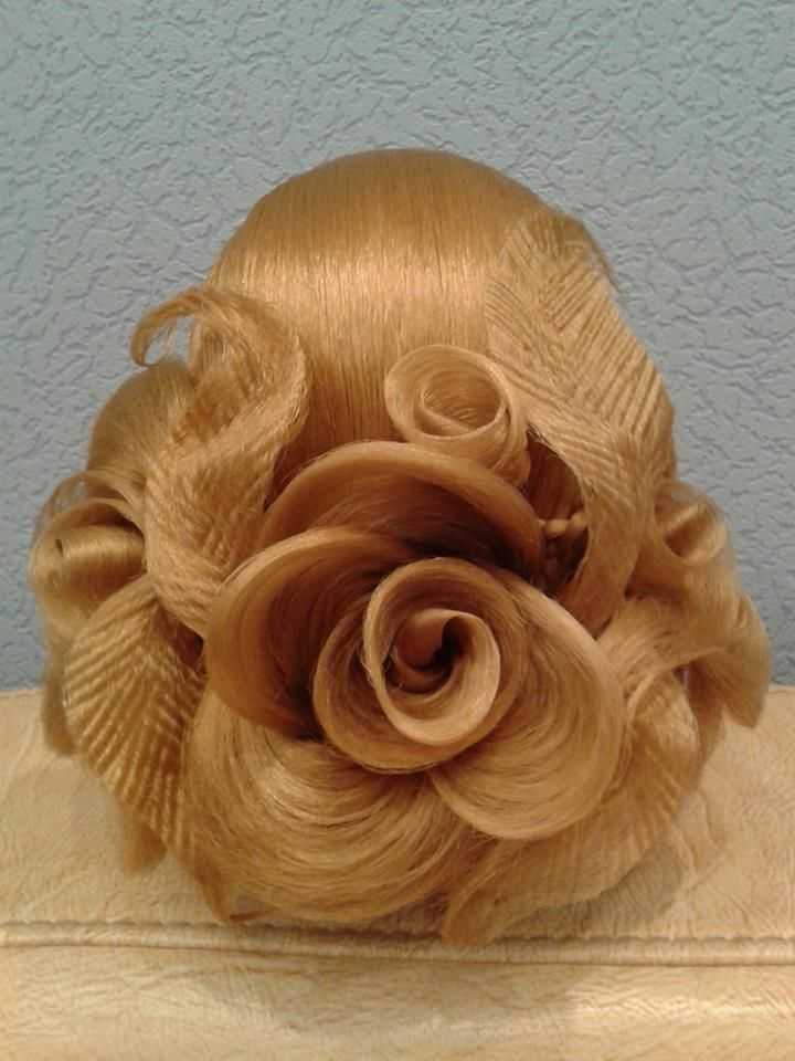 Роза из волос на голове: для кого актуальна прическа Подробная инструкция: как сделать розочку на волосах самостоятельно Способы фиксации и укладки Плюсы и минусы Примеры знаменитостей