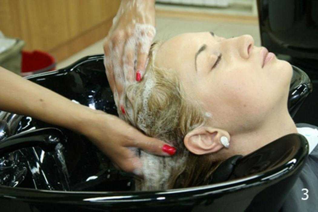 Как правильно мыть волосы парикмахеру