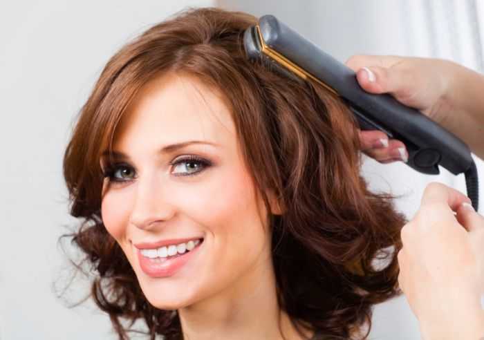 Пошаговая инструкция как накрутить волосы утюжком для выпрямления Способы как правильно завивать очень короткие или длинные волосы, а также экспресс-завивка и морские локоны
