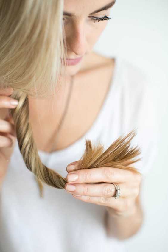 Как правильно ухаживать за сухими и поврежденными волосами