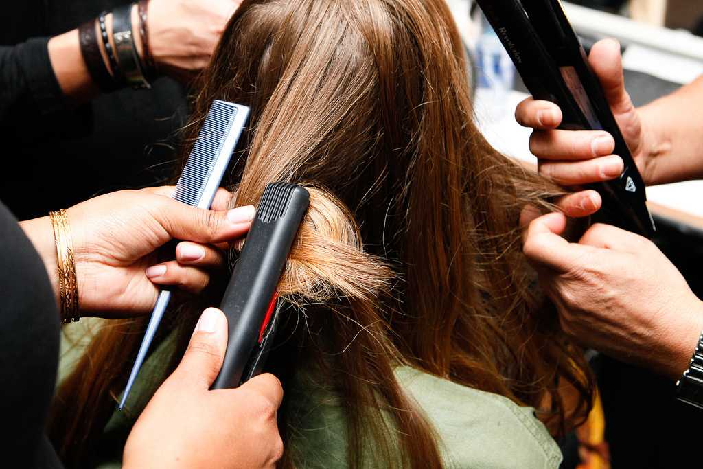 Как самостоятельно сделать полировку волос и что лучше выбрать: машинку или ножницы