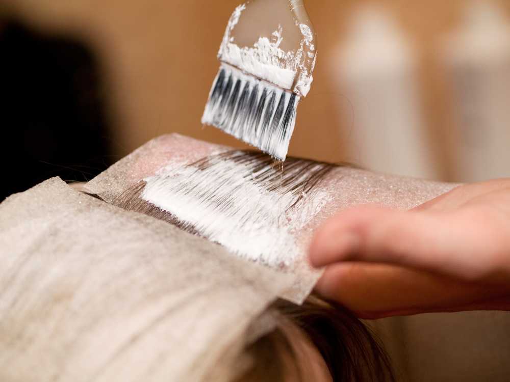 Перед окрашиванием волосы не мыть 3 дня: колорист рассказал, так ли это