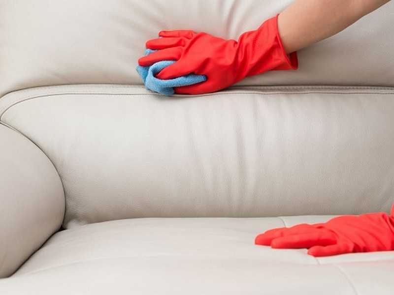 Дельные рекомендации, как убрать жвачку с дивана в домашних условиях