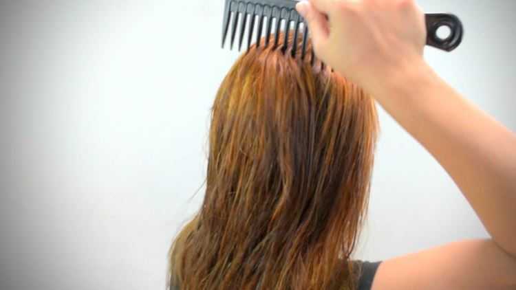 Как быстро высушить волосы без фена: 5 лучших лайфхаков