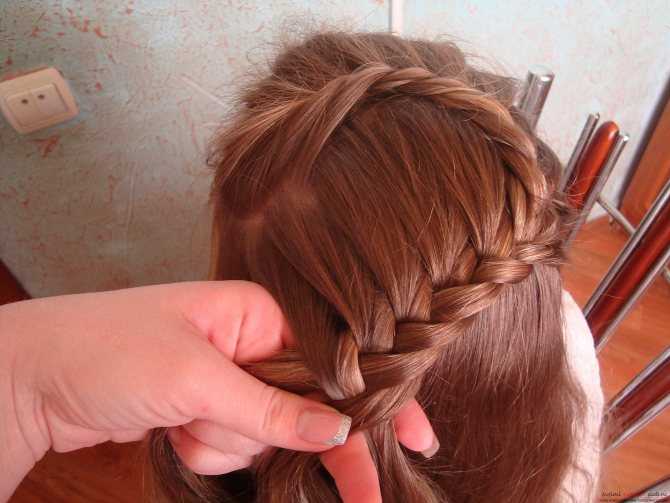 Плетение кос на короткие волосы за 5 минут