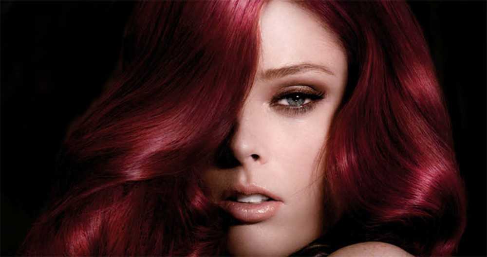 Кому идет окрашивание в рубиновый цвет волос Популярные оттенки: темный, яркий, красный и благородны Обзор красок тона рубин Техника выполнения окрашивания в рубиновый цвет волос