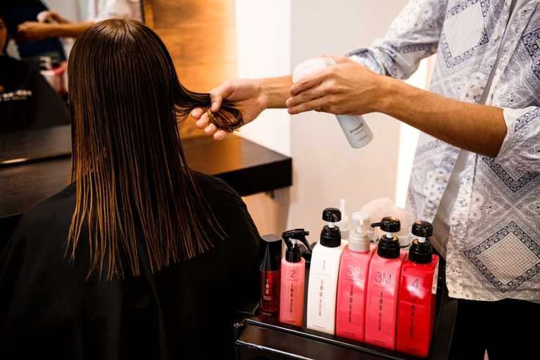 Осветление волос в салоне - как и чем проводится процедура в парикмахерских