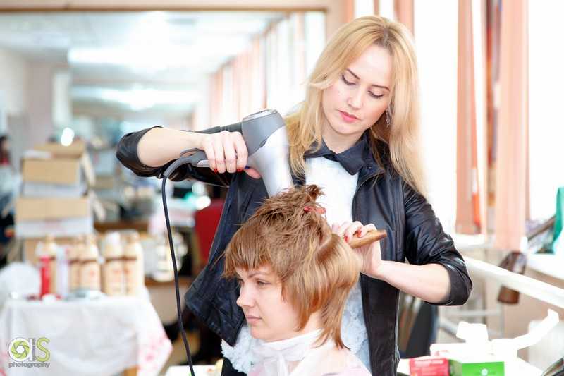 Профессия парикмахер: где учиться, зарплата, плюсы и минусы, востребованность | какие предметы нужно сдавать на парикмахера