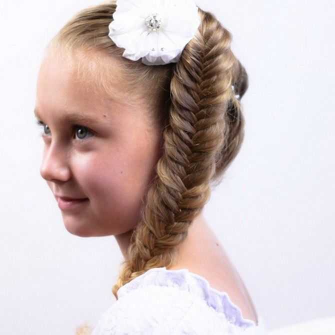 Причёски на 1 сентября на средние волосы (7-8 класс): фото - самые красивые, модные и легкие