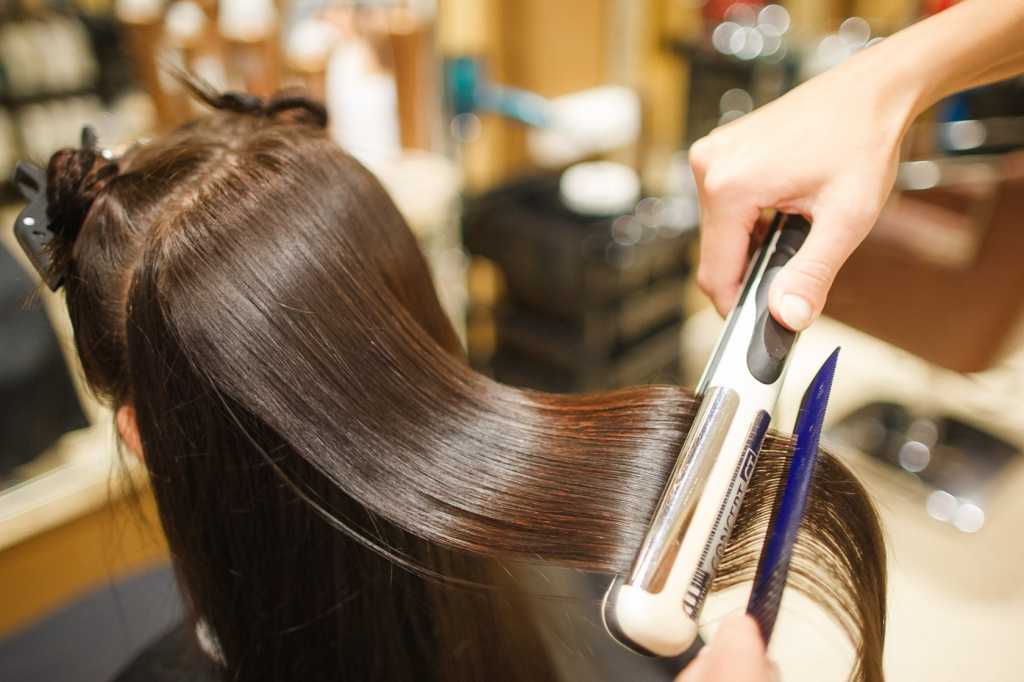 В чем разница между кератиновым выпрямлением и восстановлением волос