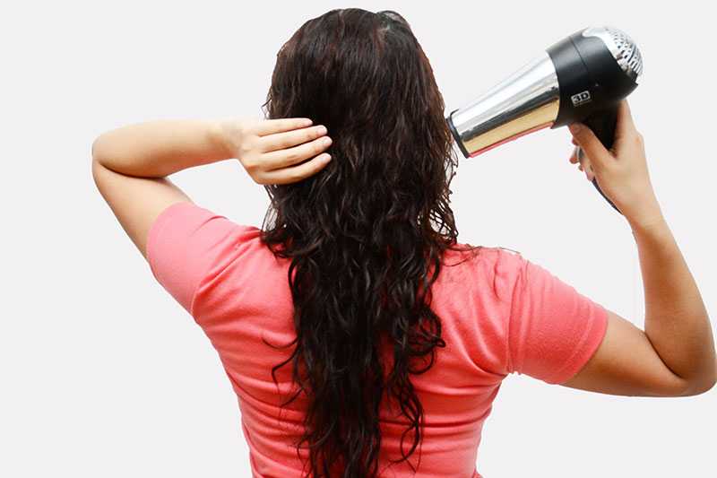Как быстро высушить волосы феном и без него: способы, секреты, советы - luv.ru