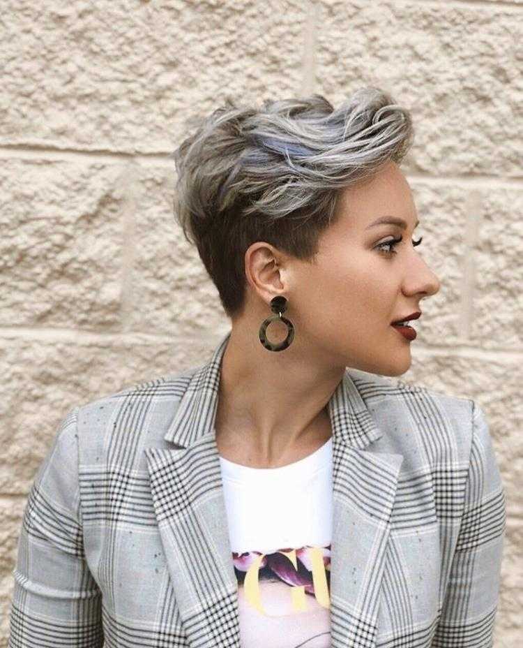 Модная стрижка для средних волос пикси – удачный вариант для женщины за 40 (50) лет