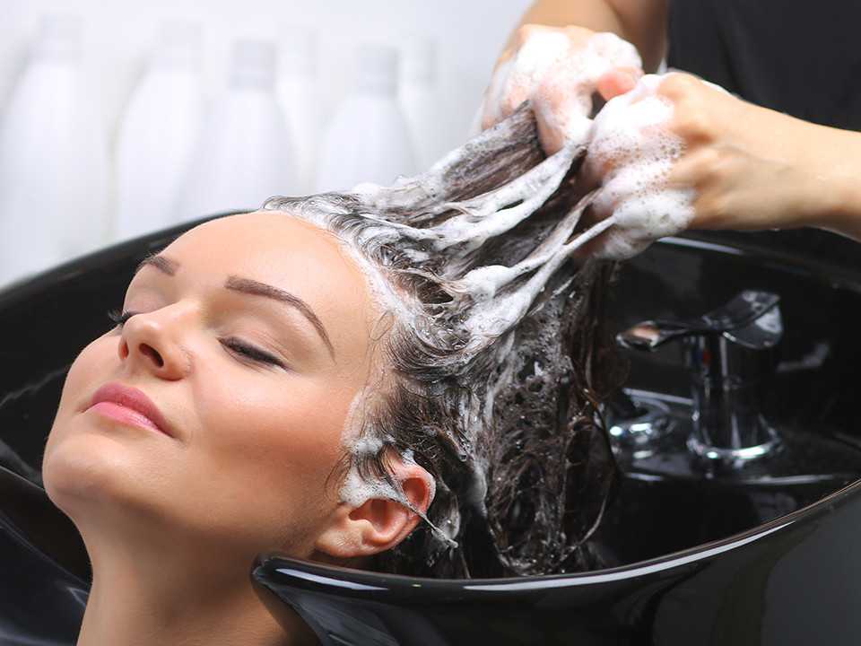 Грязные или чистые — нужно ли мыть голову перед окрашиванием волос